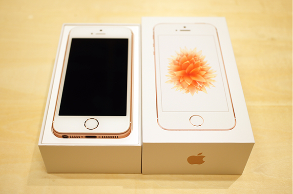 新型iphone Seレビュー 持ちやすい4インチサイズ 新色ローズゴールドも可愛い Isuta イスタ おしゃれ かわいい しあわせ