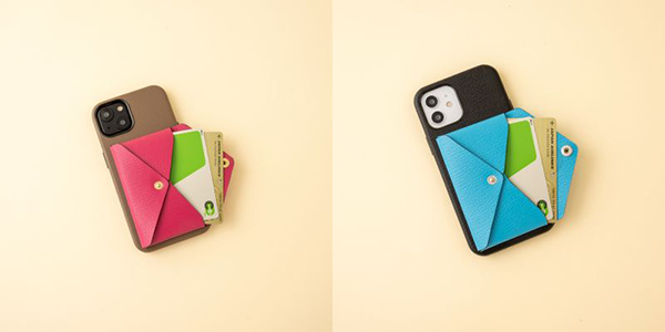 L’arocobaleno「バックカバーiPhoneケース」のポケット部分は約1cmの幅があり、カードの他小銭なども収納することが可能