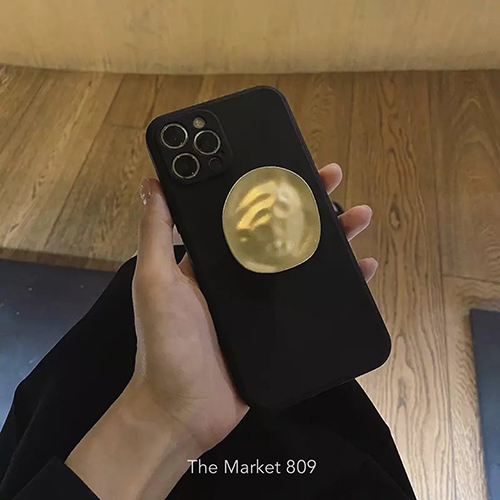 「ムーンブラケット ブラック iPhone case」のゴールドグリップ