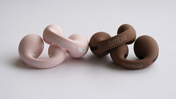 ambieのワイヤレスイヤホン「ambie sound earcuffs AM-TW01」