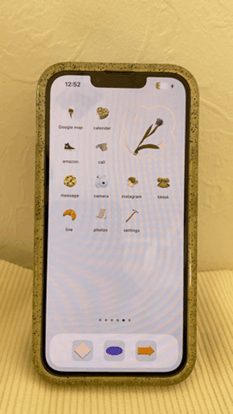 iOS 17搭載のiPhoneに、充電完了時間を表示したショートカットが表示された画面