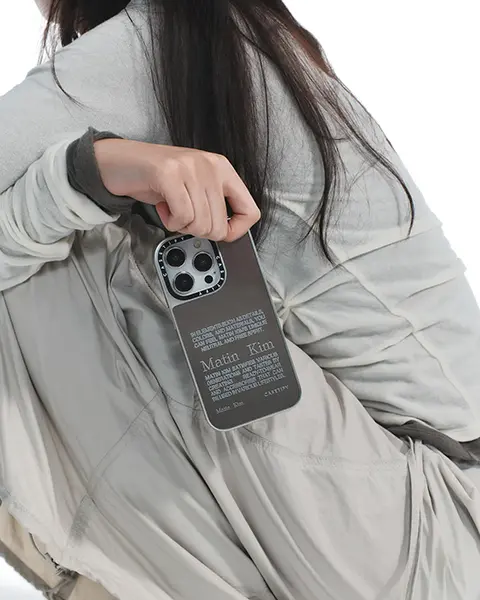 ファッションブランド「Matin Kim（マーティンキム）× CASETiFY（ケースティファイ）」コラボiPhoneケース「MATIN KIM LETTER CASE IN SILVER」