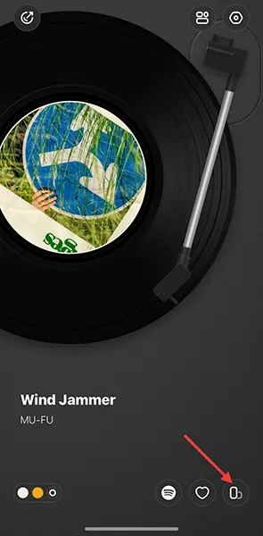 レコードプレーヤー風に音楽を楽しめるアプリ「MD Vinyl」を、iPhoneで操作する画面