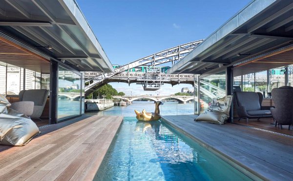 夏休み最新情報！パリのセーヌ川にできたフランス初の“水上ホテル”がステキすぎる♡
