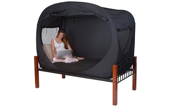 プライバシーが欲しいときにオススメ☆テント型のベッドが画期的