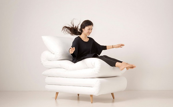 ソファ それともベッド 布団を重ねたような椅子がおもしろい ガジェット通信 Getnews
