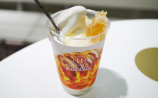【東京初進出】濃厚はちみつがジュワ～♡「HACCI」のソフトクリームを食べてみた！