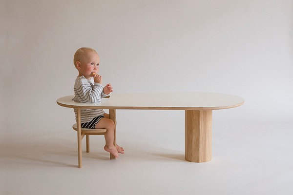 赤ちゃんシートから本棚へ 子どもの成長を見守るコーヒーテーブルが素敵 Isuta イスタ おしゃれ かわいい しあわせ