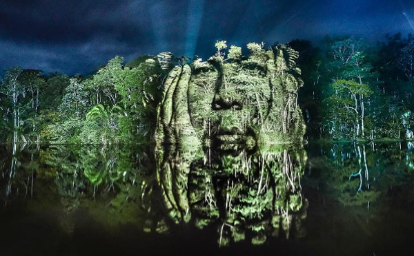 世界初！アマゾンの熱帯雨林に浮かび上がる光の“ストリートアート”が神秘的