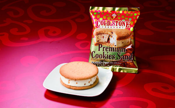 コールドストーン“初”片手で食べられる濃厚なクッキーサンドがおいしそう！