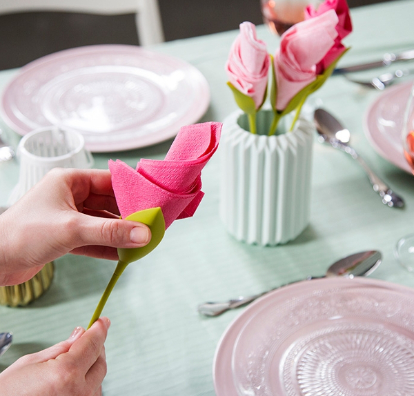 食卓が一瞬で華やかに ペーパーナプキンをお花に変身させるナプキンホルダーが優秀 ガジェット通信 Getnews