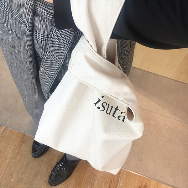 【isuta instagram 5k突破】ありがとうキャンペーン♡ノベルティバッグをフォロワー200名にプレゼント