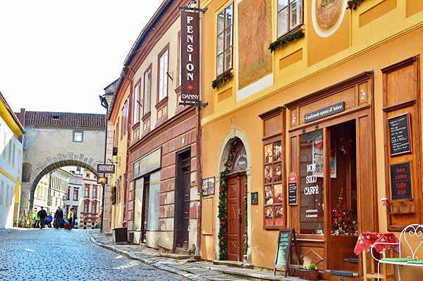 初めてのヨーロッパ旅行にもおすすめ 素敵な街並みと歴史が堪能できるオーストリア チェコへ女子旅 Isuta イスタ 私の 好き にウソをつかない