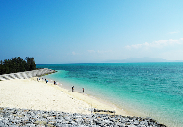 真冬でもあたたかい沖縄へ女子旅！ 写真におさめたくなる観光スポットを8つご紹介♡