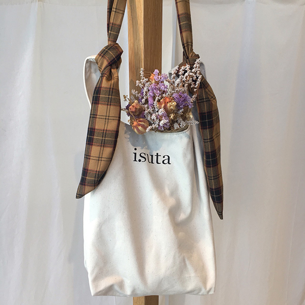 Isuta Instagram 5k突破 ありがとうキャンペーン ノベルティバッグをフォロワー0名にプレゼント Isuta イスタ 私の 好き にウソをつかない