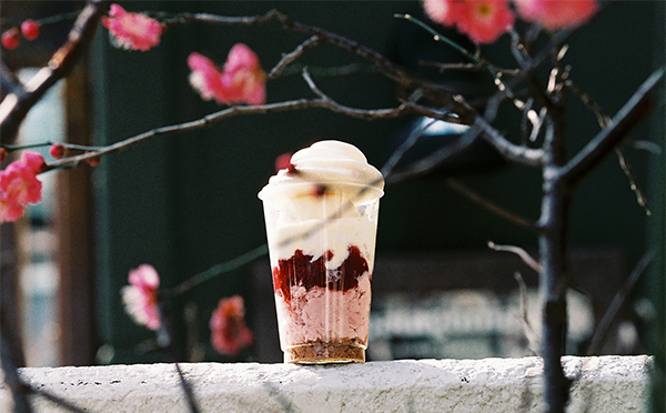 この春の注目スポットに決定♡食べ歩きできるパフェの専門店「THE PARFAIT STAND」が原宿駅にオープン！