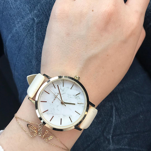 DAISOで見つけた高見えアイテム♡ 500円の“大理石調腕時計”がこれからの季節との相性ぴったり！