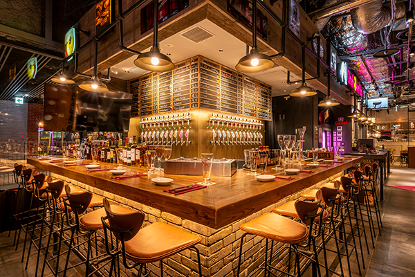 渋谷ストリームにはクラフトビール専門店がオープン！おしゃれな店内で世界のビールを堪能して♡