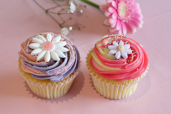 お友達へのバレンタインのお返しに♡「ローラズ・カップケーキ 東京」にお花がかわいい限定カップケーキが登場