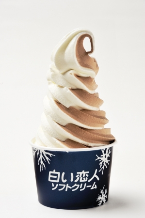 北海道発「白い恋人ソフトクリーム」が道外に初出店！渋谷センター街「atmos Heart」2階にオープン♩