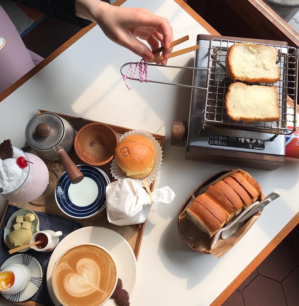 韓国カフェの新境地⁉自分でパンを焼ける「MOMENT COFFEE」の食パンが ...