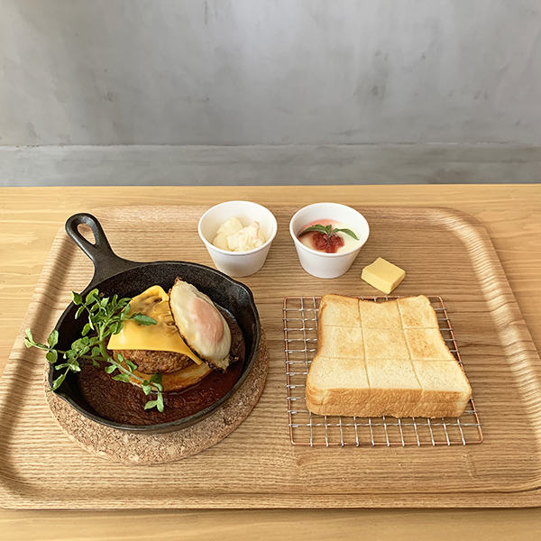 行列の絶えない高級食パン専門店、初のカフェ「このカフェ半端ないって！」が6月9日にグランドオープン