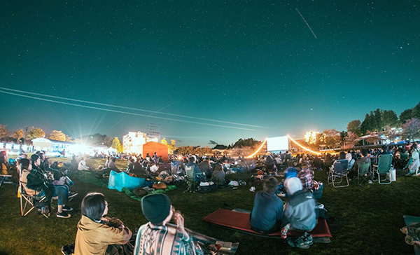 オールナイトで楽しむ野外映画フェス♡夜空と交差する森の映画祭2019が9月に静岡・沼津のINN THE PARKで開催