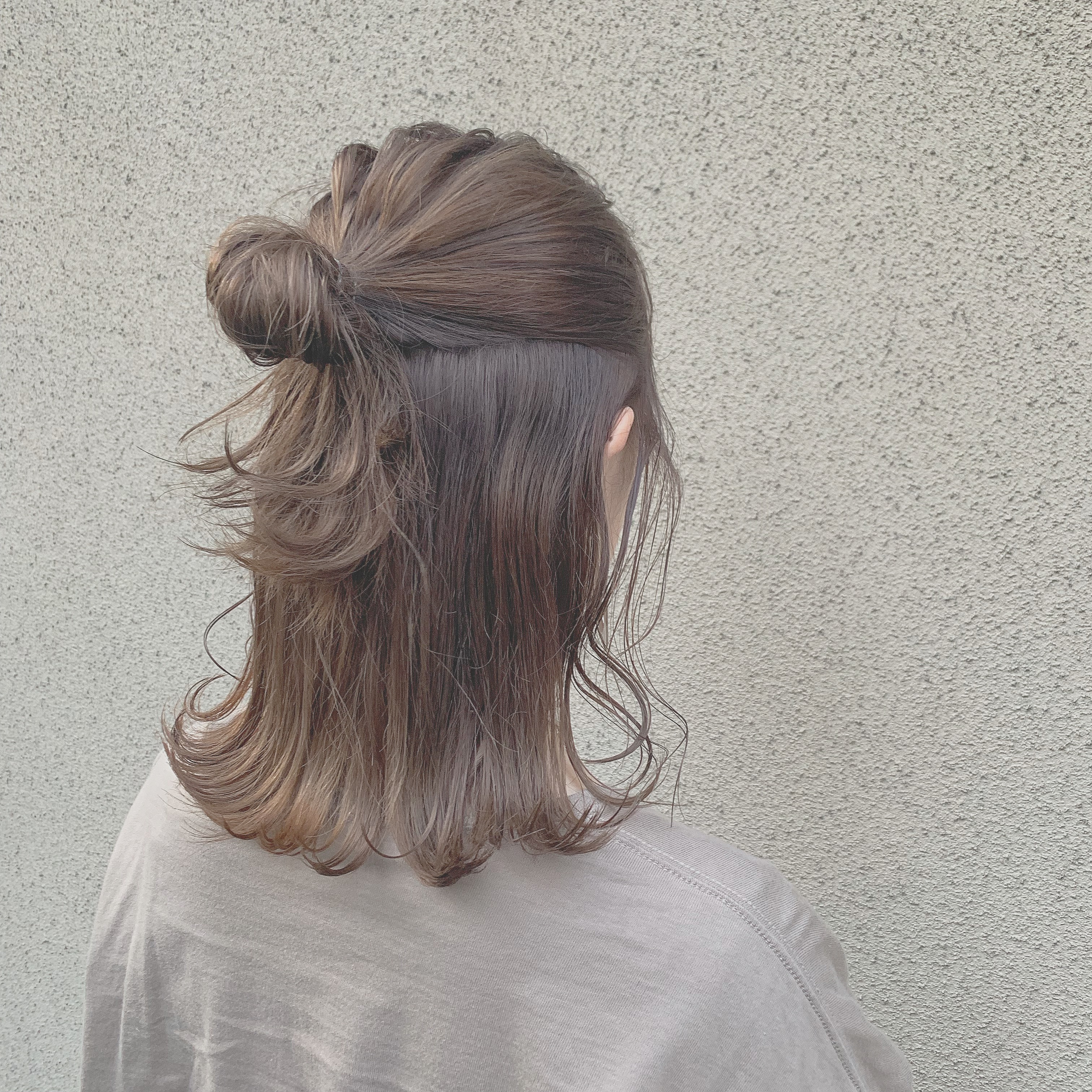 女子大生のリアル事情 雨の日はまとめ髪がいい 朝のセットから夜までかわいい簡単ヘアアレンジをご紹介 Isuta イスタ 私の 好き にウソをつかない