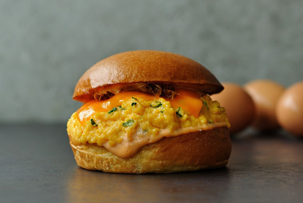 究極のエッグサンド、食べたくない？ロサンゼルスで話題の卵料理専門店「eggslut」日本初上陸♡