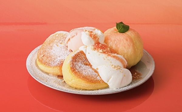 奇跡のパンケーキ×丸ごと白桃♩フリッパーズ、贅沢な桃づくしの一皿は9日間だけのお楽しみ♡