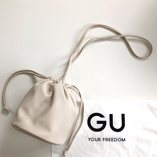 GUの新作バッグが大人かわいいと話題♡シンプルコーデを格上げしてくれる優秀アイテムでした！