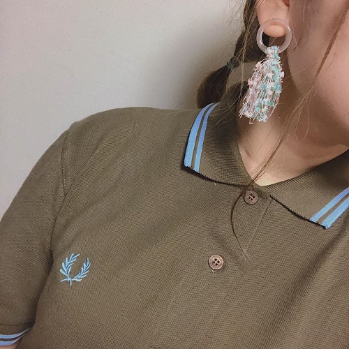 白Tに飽きた人は、ワンロゴポロシャツにシフト！ロゴ刺繍がおしゃれな「FRED PERRY」が今っぽくてかわいい