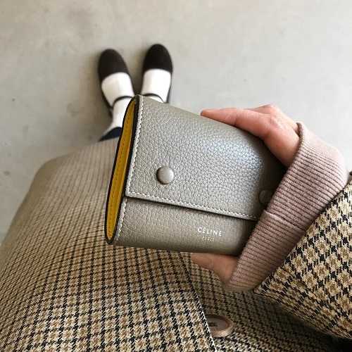 ミニ財布」好きにすすめたい。“セリーヌ”のミニ財布は上品なうえに 