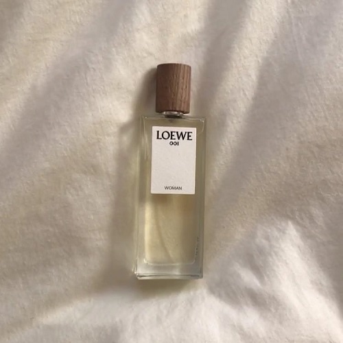 いまだ愛用者増加中。おしゃれなパッケージの「LOEWE」の香水が愛される秘密が知りたい - isuta（イスタ） -私の“好き”にウソをつかない。-