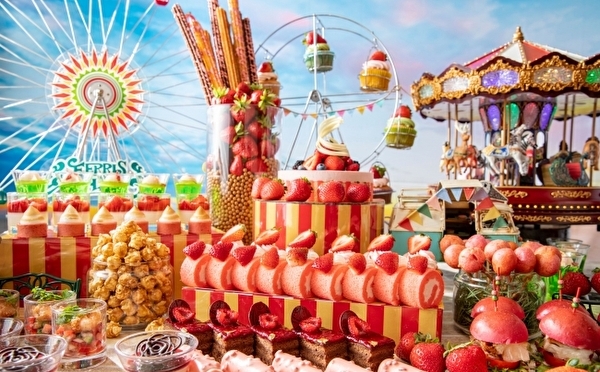 移動遊園地のワクワク感も楽しめちゃう♩コンラッド東京のいちごビュッフェは「カーニバル」がテーマ！