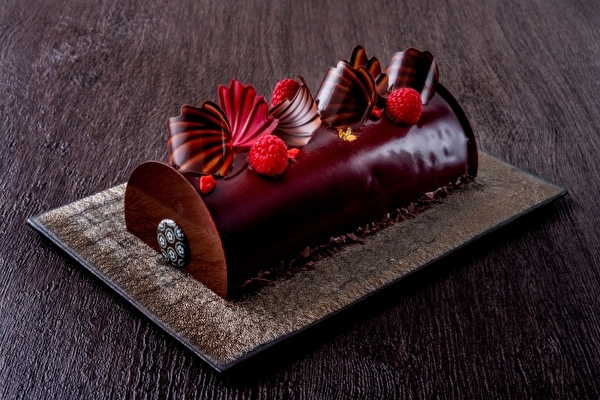 フランス発ショコラティエ パスカル ル ガック東京 初めてのクリスマスケーキはシックで大人の3種類 Isuta イスタ おしゃれ かわいい しあわせ