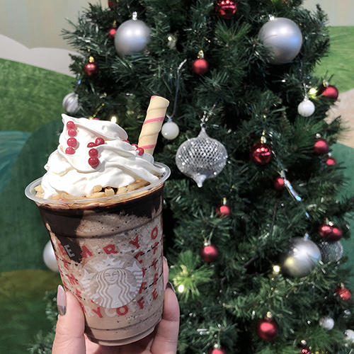 抹茶好きなら要チェック♡スタバ「抹茶 ホワイト チョコレート フラペチーノ」がクリスマスまで限定で登場