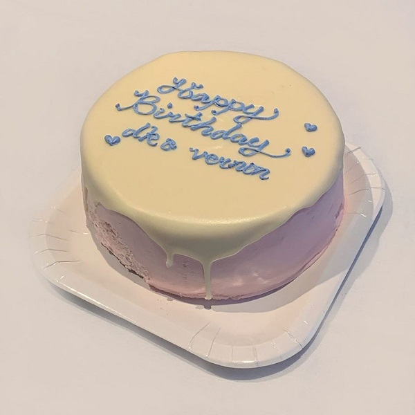 ヲタ活トレンドハッシュタグ #本人不在の誕生日会 でみつけた韓国風チェリーケーキがシンプルに可愛い♡ - ローリエプレス