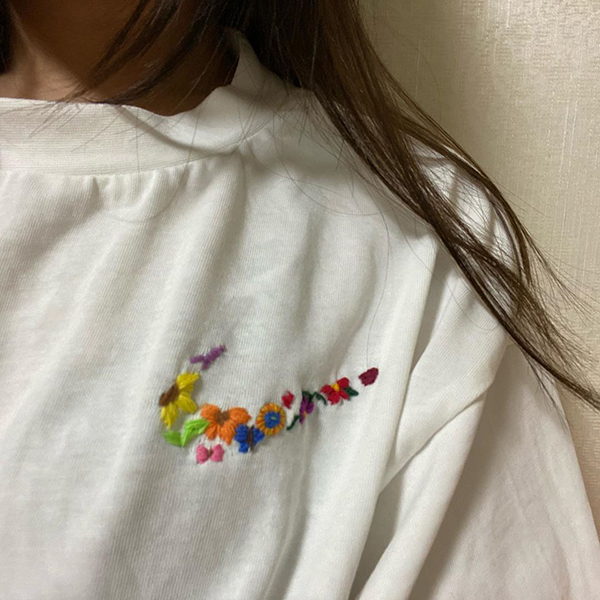 Tシャツ ハンドメイド 刺繍 ☆国内最安値に挑戦☆ - トップス