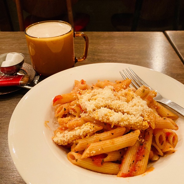 たまには自分とじっくり向き合うカフェ活もいいかも。贅沢なひとり時間が過ごせる都内の「ジャズ喫茶」5選