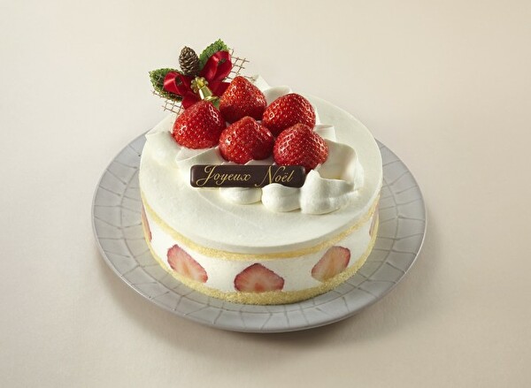 限定ケーキはガーリーなラインナップ♡新宿小田急のクリスマスケーキはオンライン予約でちょっぴりオトクに♩