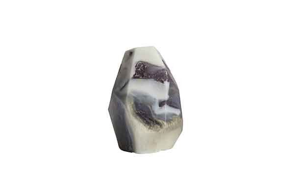 イメージしたのは宇宙からこぼれ落ちてきた石の雫。パーソナライズ美容石鹸“9.kyuu”のストーンドロップが素敵