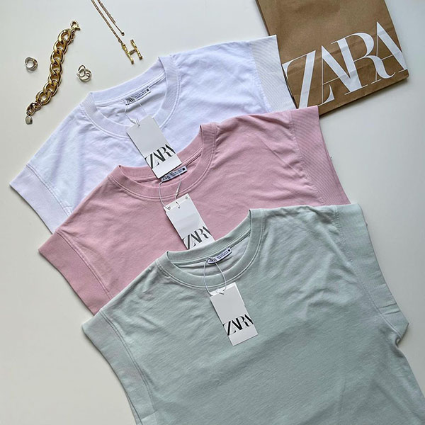 【ZARA】やっぱり万能なベーシックTが好き。本当に使えると話題の「リブ編みTシャツ」が再入荷中です