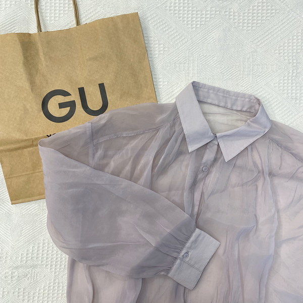 【GUレポ】今季大優勝したシアーシャツはGU！ふわっと裾が広がるロング丈でスタイルアップが叶うんです