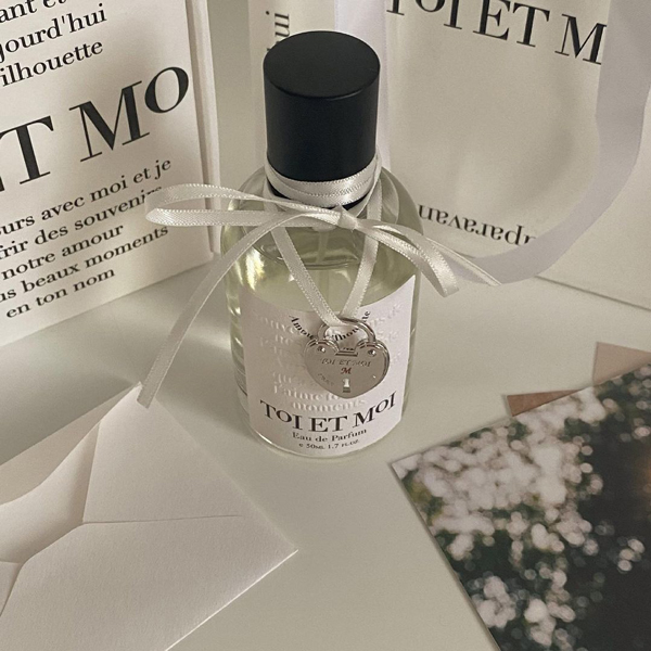 「愛を香りで記憶する」コンセプトにときめきが止まらない。韓国発「TOI ET MOI」の“エモい香水”が話題です
