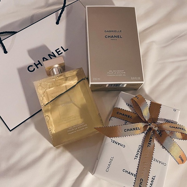 ほんのりと繊細に香りをまとう女性って素敵。CHANELのシャワージェルが