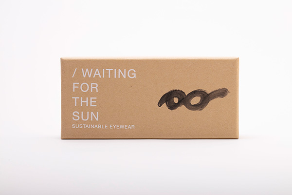 WAITING FOR THE SUN × Mayumi Yamase コラボサングラスに付属するクラフトボックス