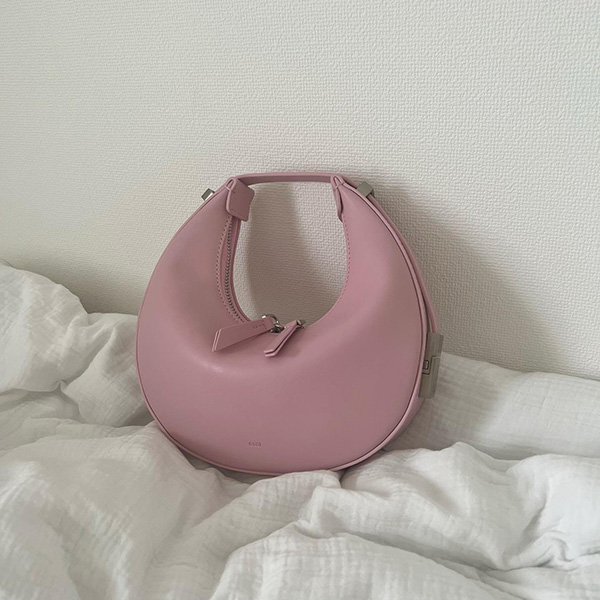 ドラマ『ユニコーンに乗って』で永野芽郁ちゃんが持ってるバッグ、気になる！あの絶妙デザインは一体どこの…？