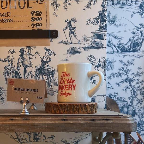 明治神宮前・原宿にあるカフェ、The Little BAKERY Tokyoのオリジナルマグカップ