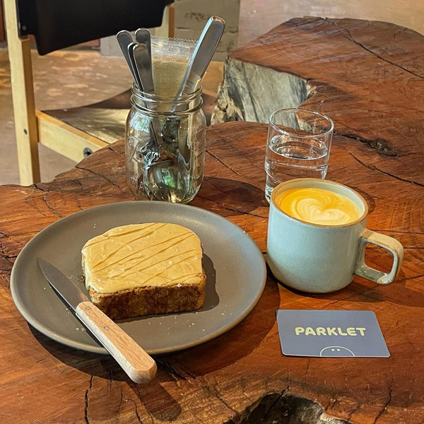 Parklet bakeryのバニラカシューナッツバター トースト